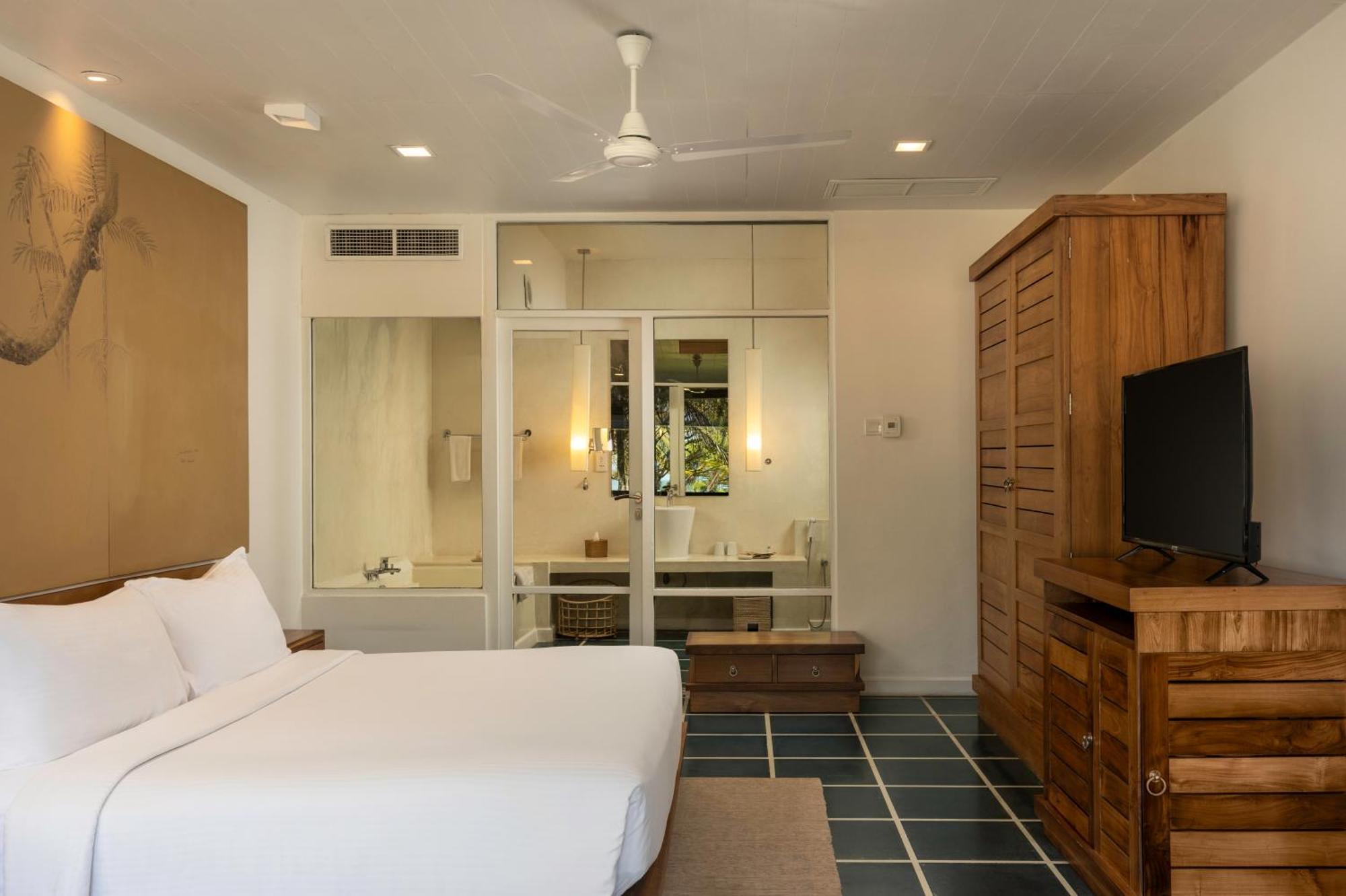Jetwing Blue 5* Negombo